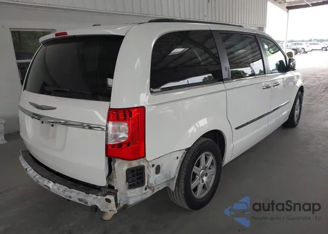 2012 Chrysler Town & Country Touring z USA, uszkodzony, nr VIN 2C4RC1BG3CR222427
